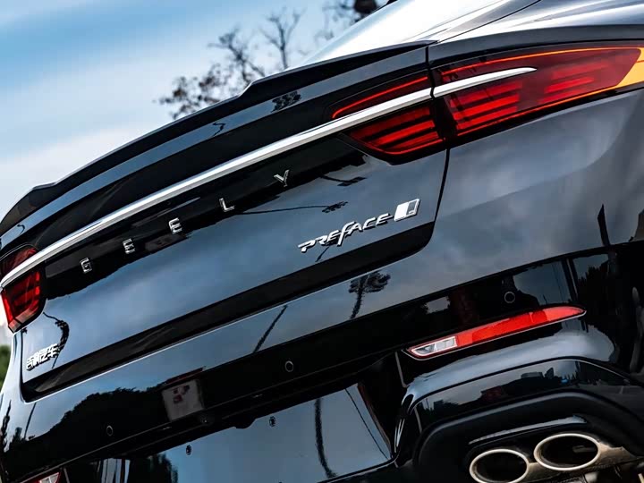 Geely Preface 2026 2026款 东方曜 1.5TD 昆仑版