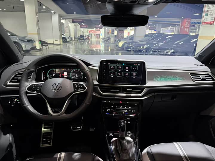 Volkswagen T-Roc 2025 2025款 300TSI DSG两驱辰光版