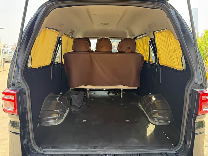 Dongfeng Forthing Lingzhi M5 2023 2023款 M5 1.6L 实用型 5座