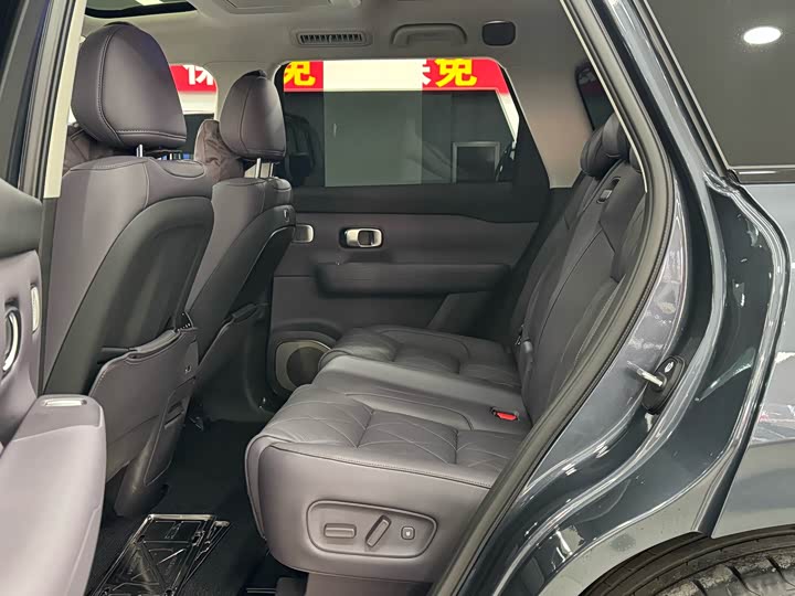 Leapmotor C16 2026 2026款 增程 280激光雷达智尊版 6座