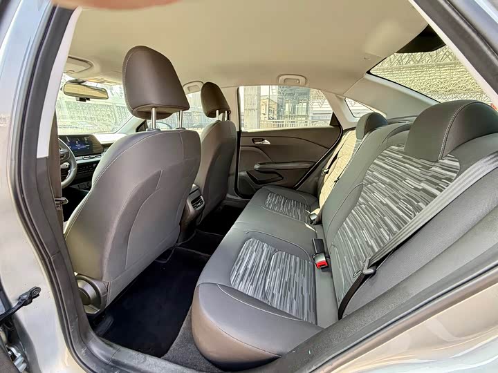 Chevrolet Monza 2024 2024款 1.5L 双离合悦享版