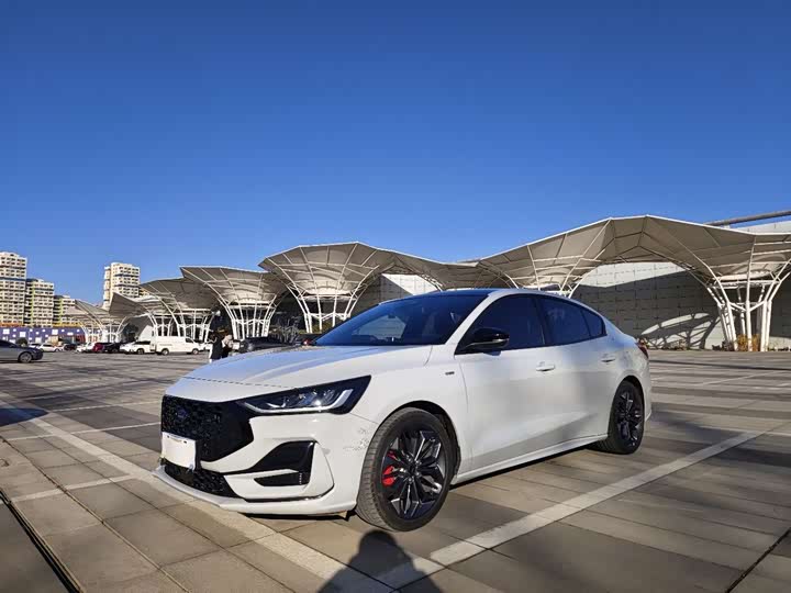 Ford Focus 2022 2022款 三厢 EcoBoost 180 自动S版