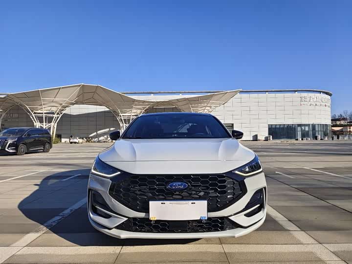 Ford Focus 2022 2022款 三厢 EcoBoost 180 自动S版