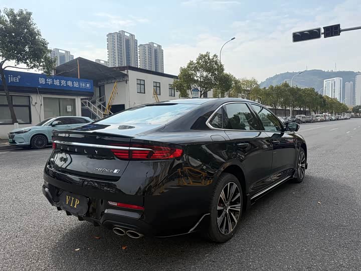 Geely Preface 2026 2026款 东方曜 1.5TD 昆仑版