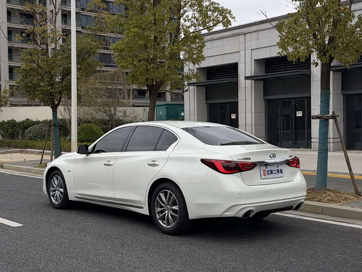 Infiniti Q50L 2018 2018款 2.0T 舒适版 国VI