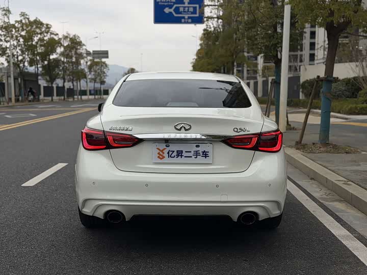 Infiniti Q50L 2018 2018款 2.0T 舒适版 国VI