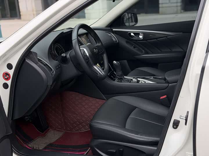 Infiniti Q50L 2018 2018款 2.0T 舒适版 国VI