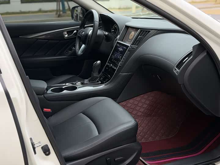 Infiniti Q50L 2018 2018款 2.0T 舒适版 国VI