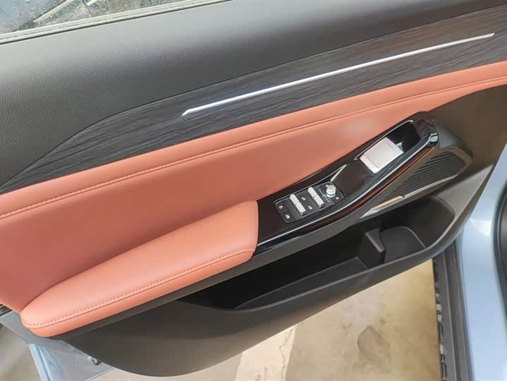 Geely Galaxy L6 2025 2025款 EM-i 140km 星舰版