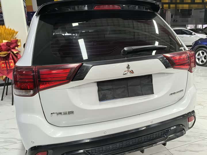 Mitsubishi Outlander 2021 2021款 2.4L 四驱曜动版 5座
