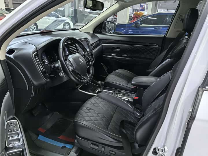 Mitsubishi Outlander 2021 2021款 2.4L 四驱曜动版 5座