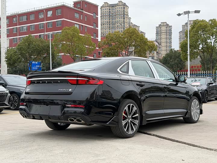 Geely Preface 2026 2026款 东方曜 1.5TD 昆仑版