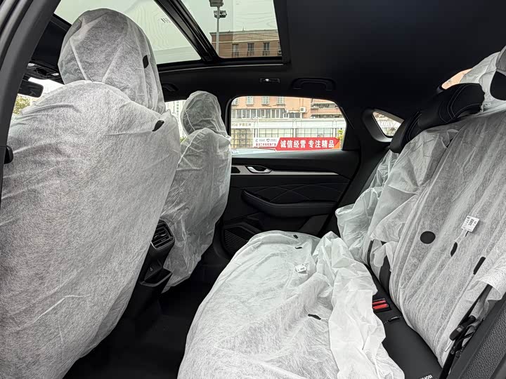 Geely Preface 2026 2026款 东方曜 1.5TD 昆仑版