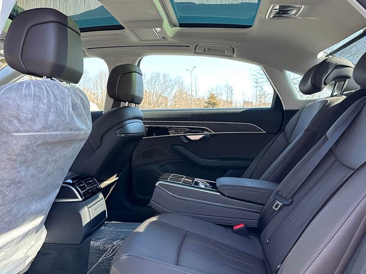 Audi A8 2025 2025款 A8L 45 TFSI quattro 豪华型