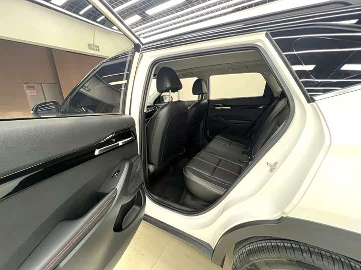 Kia KX3 2021 2021款 1.5L CVT潮流版