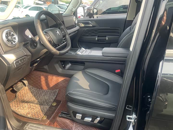 Tank 300 2025 2025款 2.4T 柴油极地版