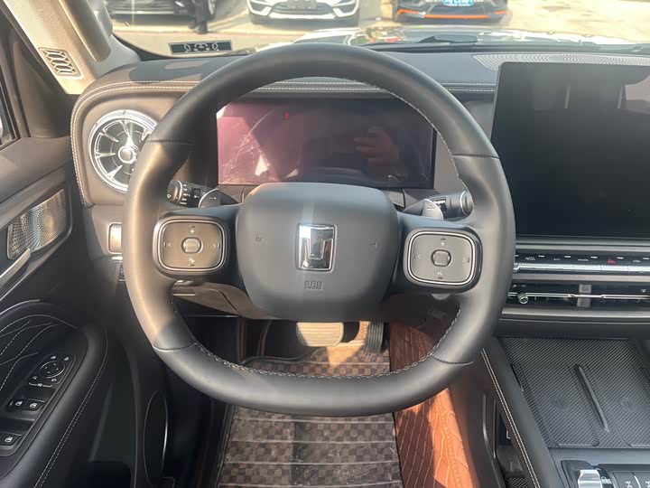 Tank 300 2025 2025款 2.4T 柴油极地版