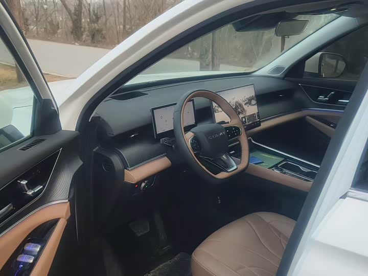 Chery Tiggo 8L 2025 2025款 2.0T 两驱长虹版 5座