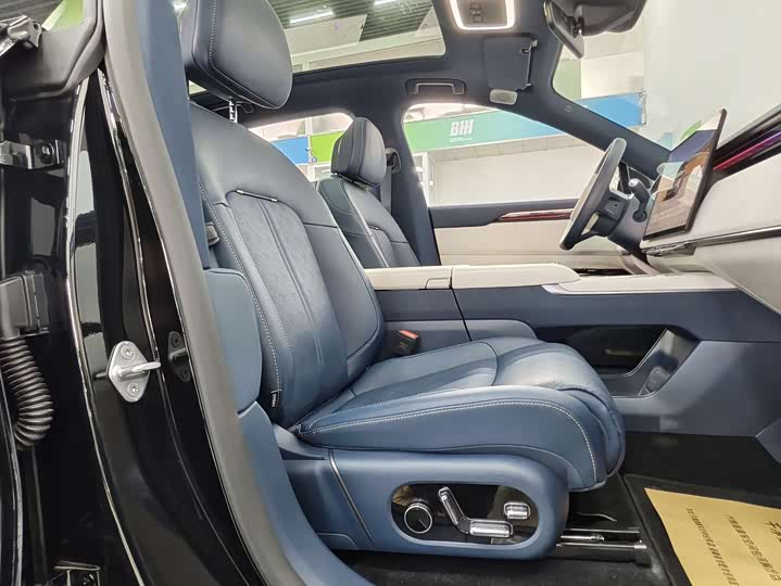 Zeekr 7X 2025 2025款 100kWh 长续航四驱智驾版