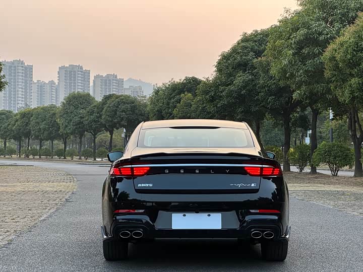 Geely Preface 2026 2026款 东方曜 1.5TD 昆仑版