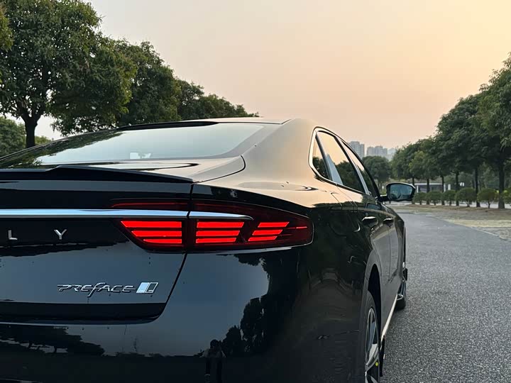 Geely Preface 2026 2026款 东方曜 1.5TD 昆仑版