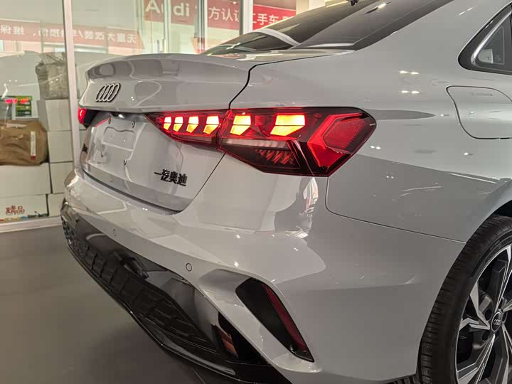 Audi A3 2026 2026款 A3L Limousine 35TFSI 飞驰尊享型