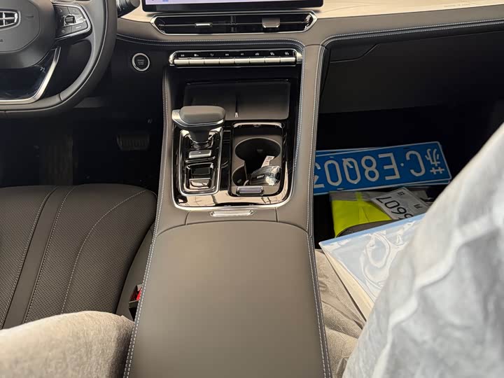 Geely Preface 2026 2026款 东方曜 1.5TD 昆仑版