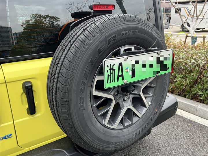Jeep Wrangler Hybrid 2022 2022款 四门 2.0T 4xe 撒哈拉 萤光黄限量版