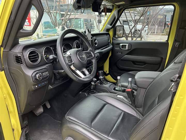 Jeep Wrangler Hybrid 2022 2022款 四门 2.0T 4xe 撒哈拉 萤光黄限量版