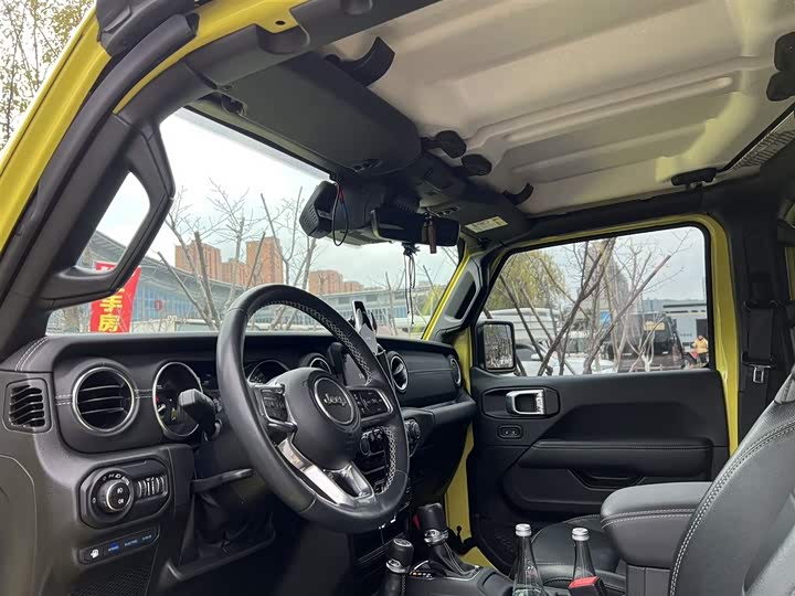Jeep Wrangler Hybrid 2022 2022款 四门 2.0T 4xe 撒哈拉 萤光黄限量版