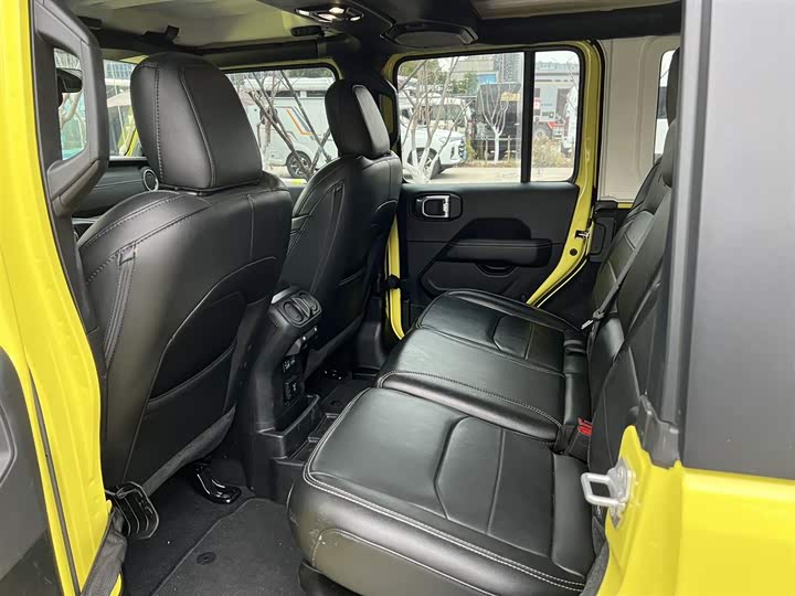 Jeep Wrangler Hybrid 2022 2022款 四门 2.0T 4xe 撒哈拉 萤光黄限量版