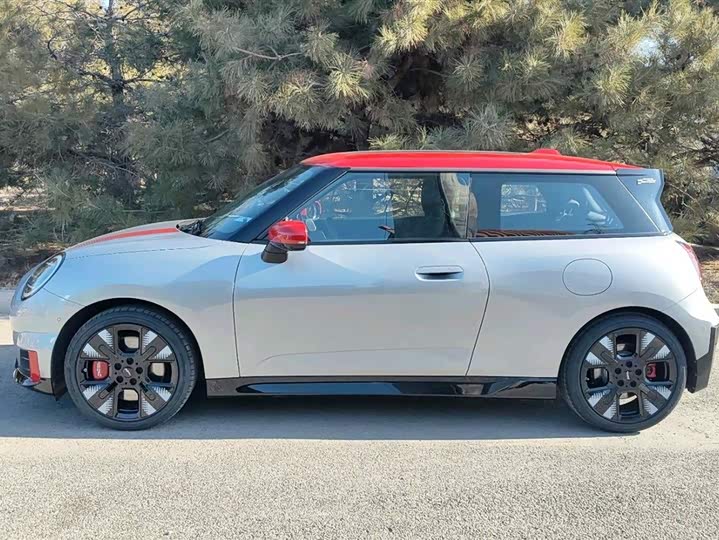 2025 Mini Cooper JCW