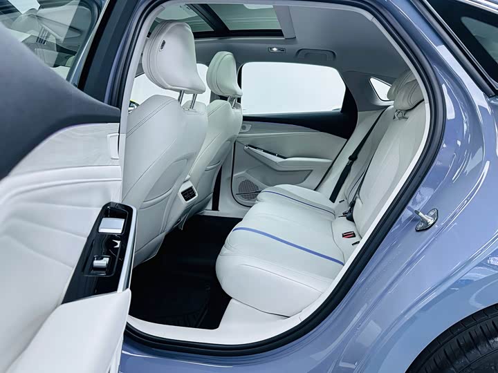 Geely Preface L 2024 2024款 油混 1.5TD 星河版