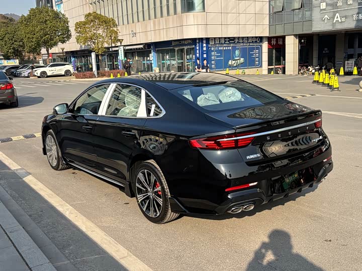 Geely Preface 2026 2026款 东方曜 1.5TD 昆仑版