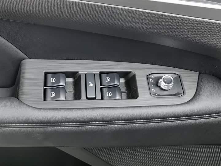 Haval H5 2023 2023款 2.0T自动两驱领英 汽油