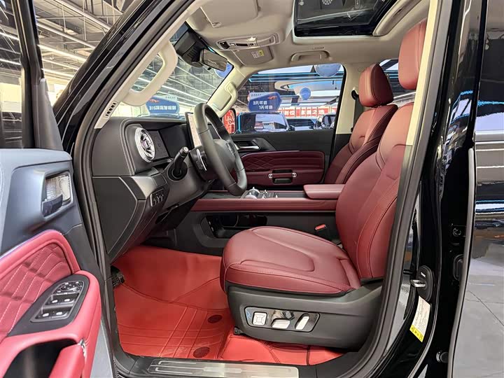 Tank 300 2025 2025款 2.0T 汽油征服者