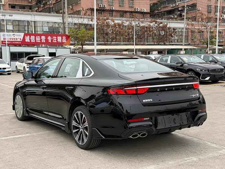 Geely Preface 2026 2026款 东方曜 1.5TD 昆仑版