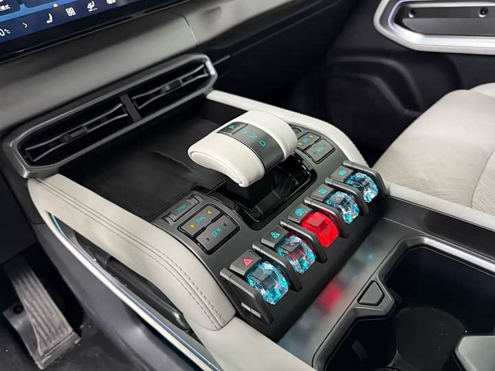 BYD FangChengBao Titanium 3 (Tai 3) 2025 2025款 改款 501KM 四驱无人机版