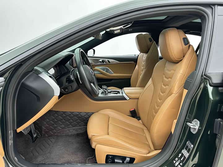 BMW 8 Series 2022 2022款 840i xDrive 四门轿跑车 M运动套装