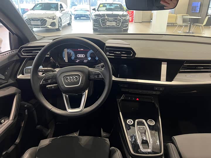 Audi A3 2025 2025款 A3L Limousine 35TFSI 飞驰悦享型