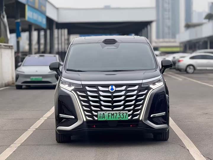 Denza D9 2025 2025款 DM-i 智驾版 1020 四驱尊贵型