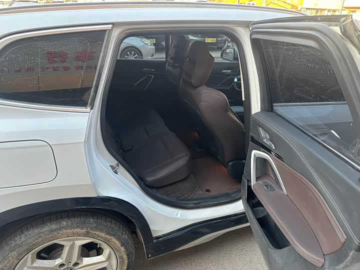 BMW iX1 2025 2025款 eDrive25L M运动套装