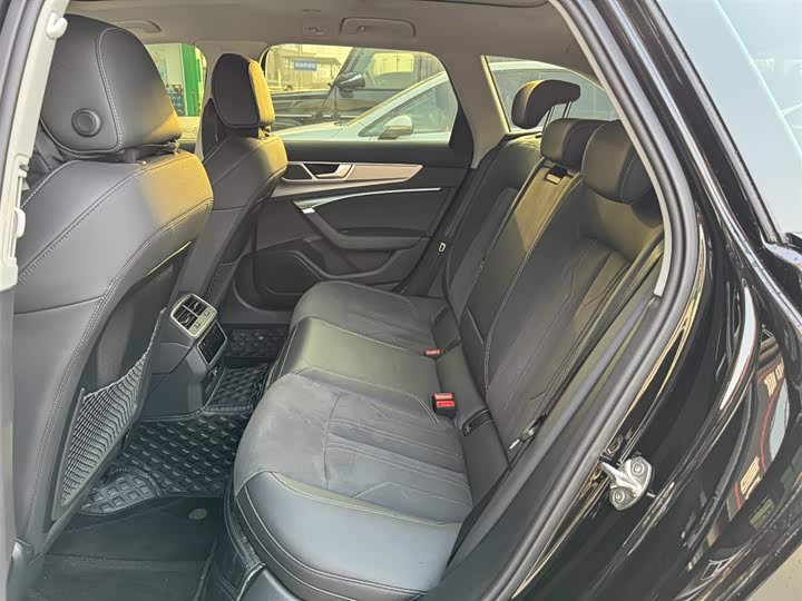 Audi A6 2025 2025款 Avant 先锋派 45 TFSI 臻选动感型