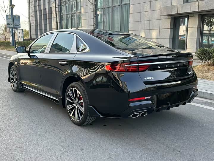 Geely Preface 2026 2026款 东方曜 1.5TD 昆仑版