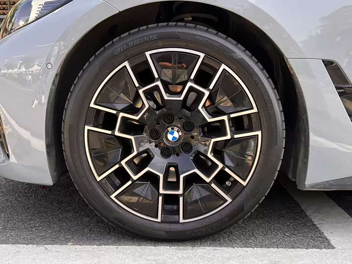 BMW 4 Series 2024 2024款 430i Gran Coupe M运动曜夜套装