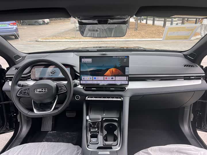 Geely Preface 2026 2026款 东方曜 1.5TD 昆仑版