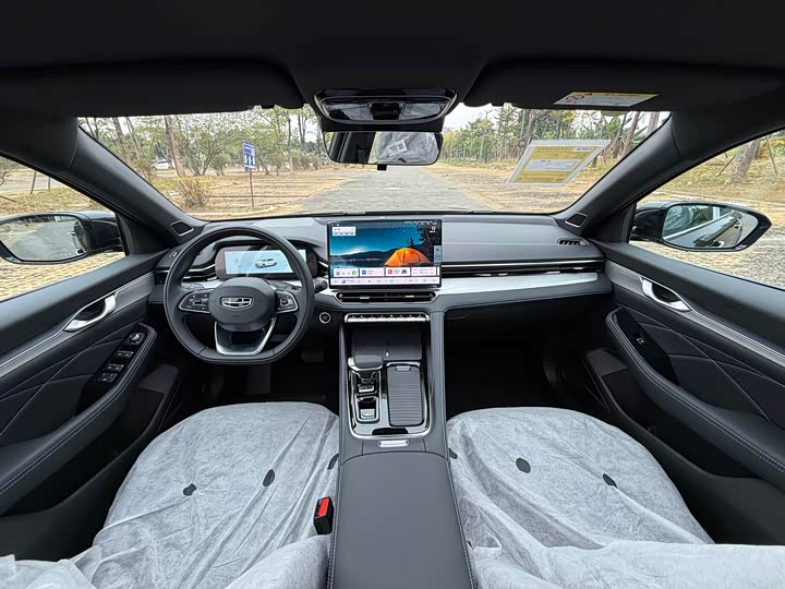 Geely Preface 2026 2026款 东方曜 1.5TD 昆仑版