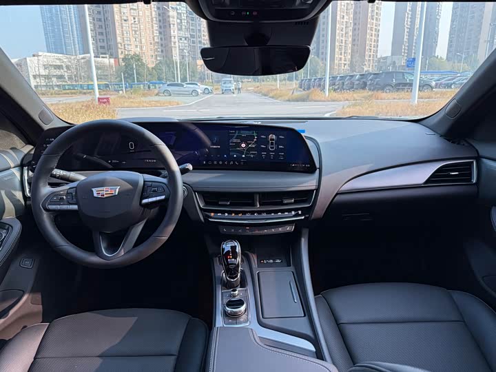 Cadillac CT5 2025 2025款 28T 赛道性能版