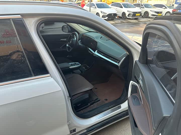 BMW iX1 2025 2025款 eDrive25L M运动套装