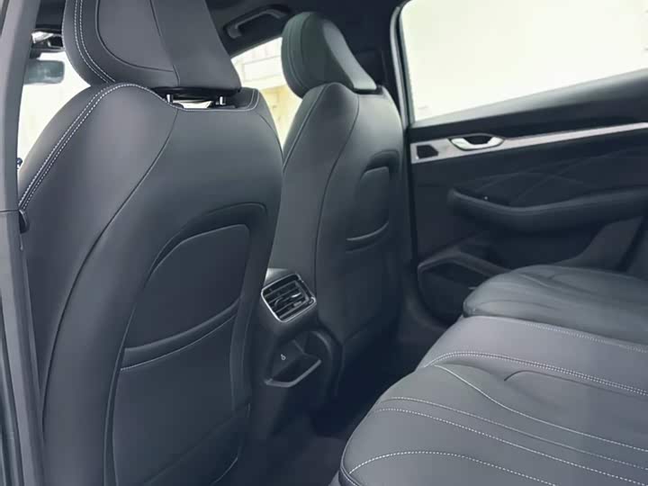 Geely Preface 2026 2026款 东方曜 1.5TD 惊鸿版